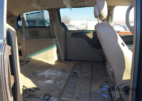 2014 Chrysler Town & Country Touring from USA, damaged, VIN 2C4RC1BG6ER463823